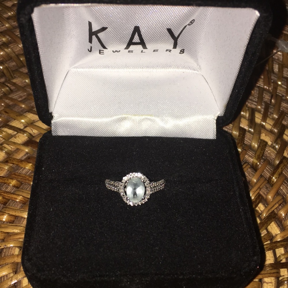 Kay jewelers 10k white gold aquamarine &diamond
